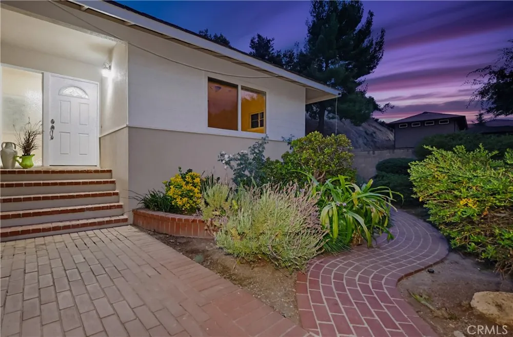 9522 Cedarvale Road Tujunga, CA 91042