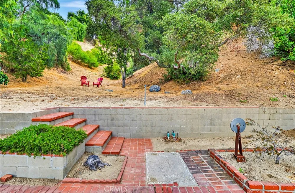 9522 Cedarvale Road Tujunga, CA 91042