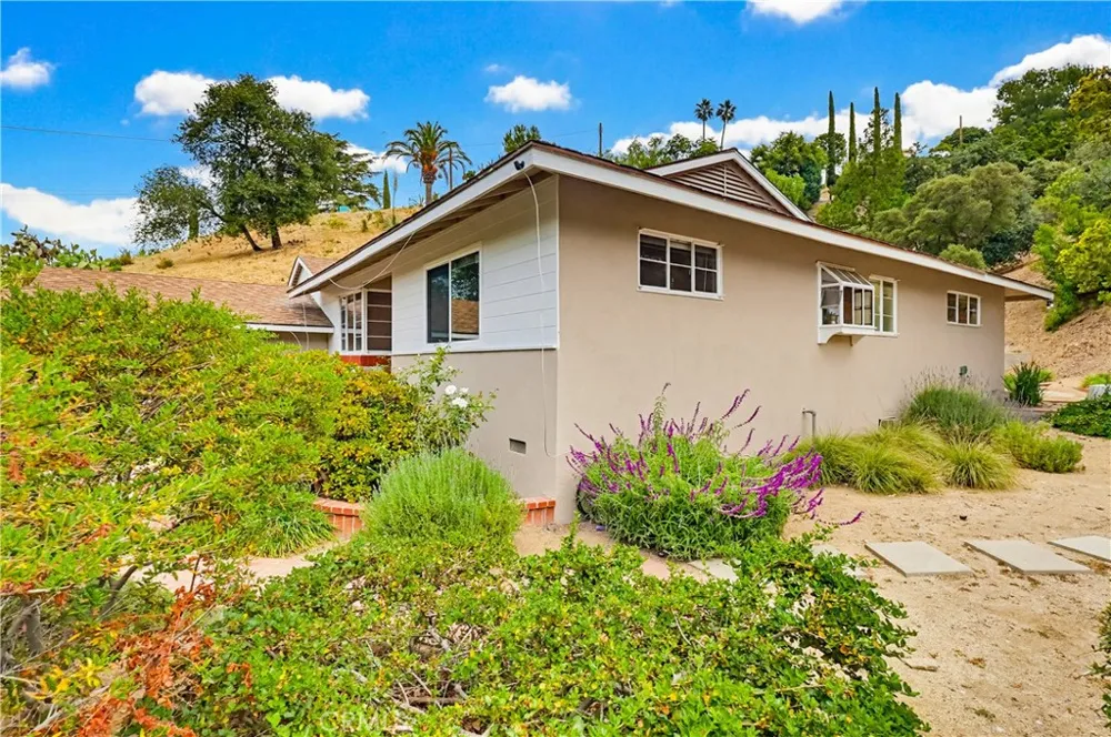 9522 Cedarvale Road Tujunga, CA 91042