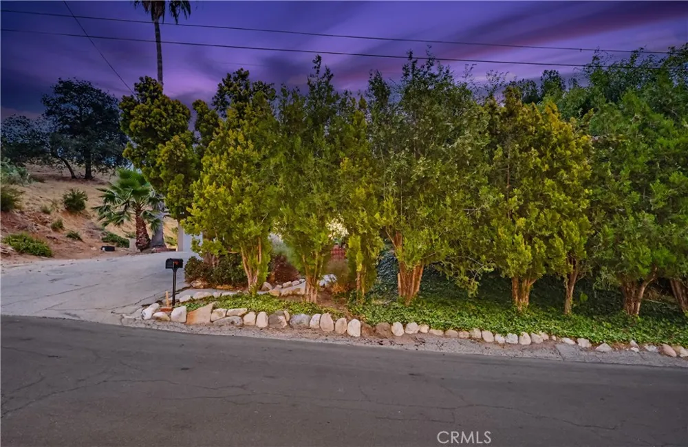 9522 Cedarvale Road Tujunga, CA 91042