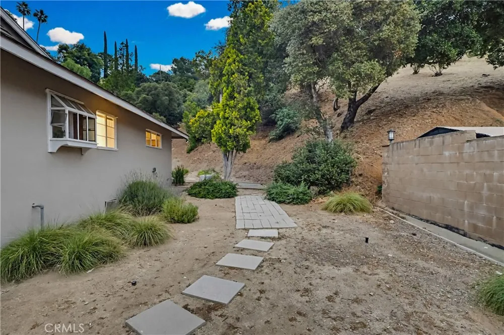 9522 Cedarvale Road Tujunga, CA 91042