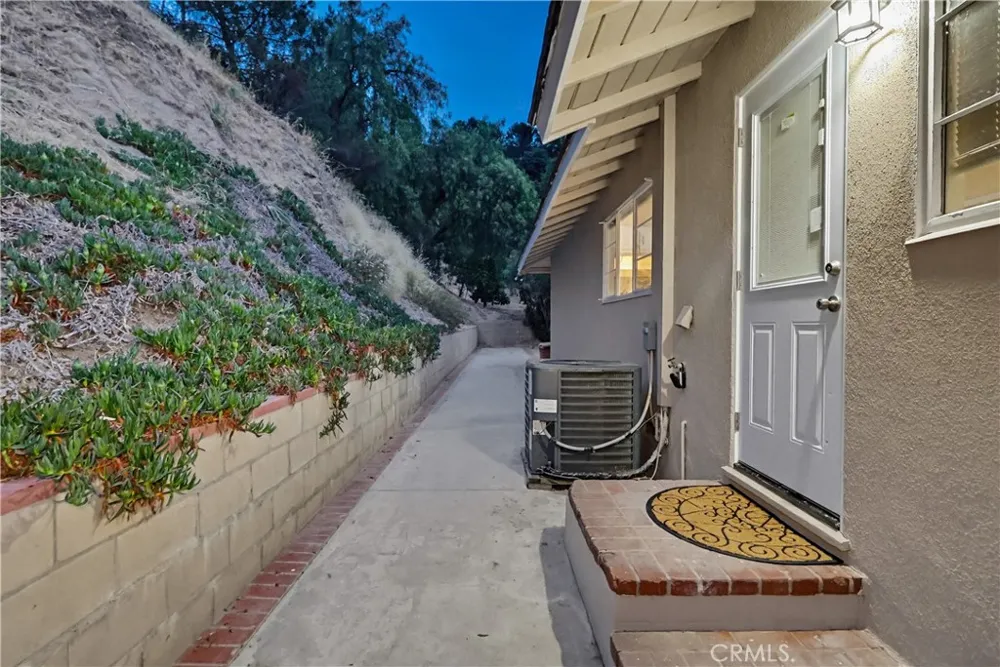 9522 Cedarvale Road Tujunga, CA 91042