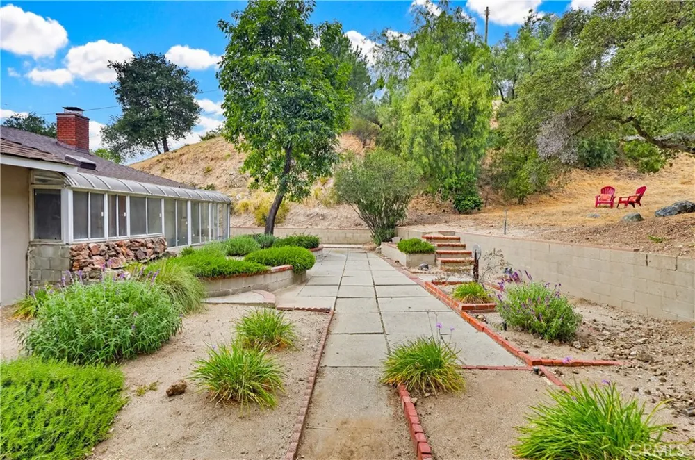 9522 Cedarvale Road Tujunga, CA 91042