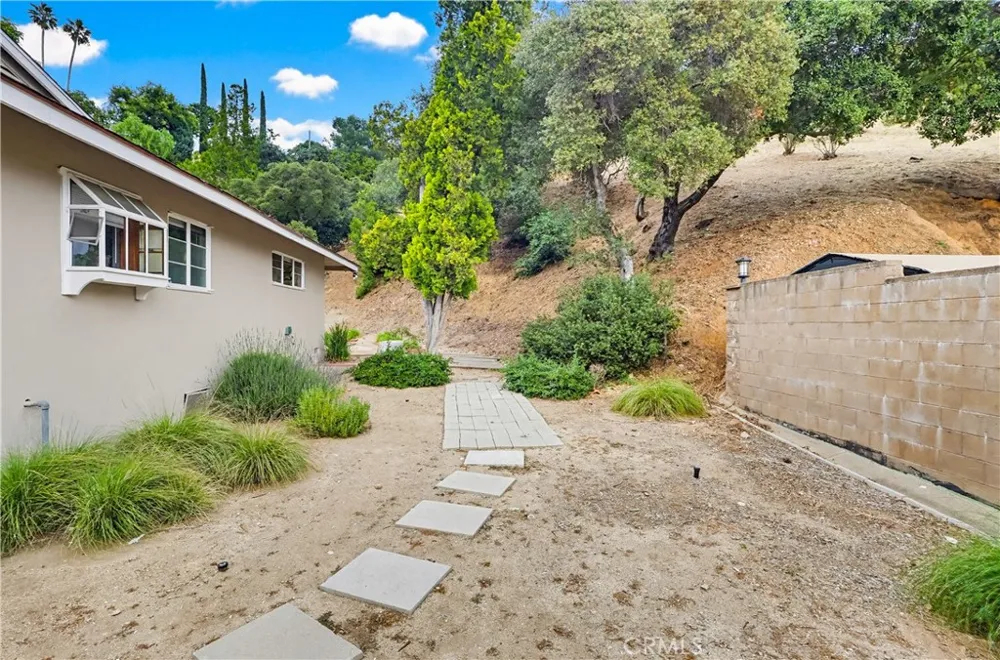 9522 Cedarvale Road Tujunga, CA 91042