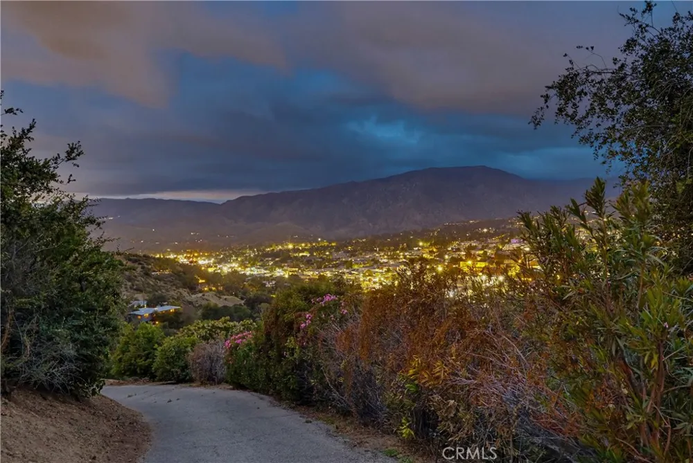 9522 Cedarvale Road Tujunga, CA 91042