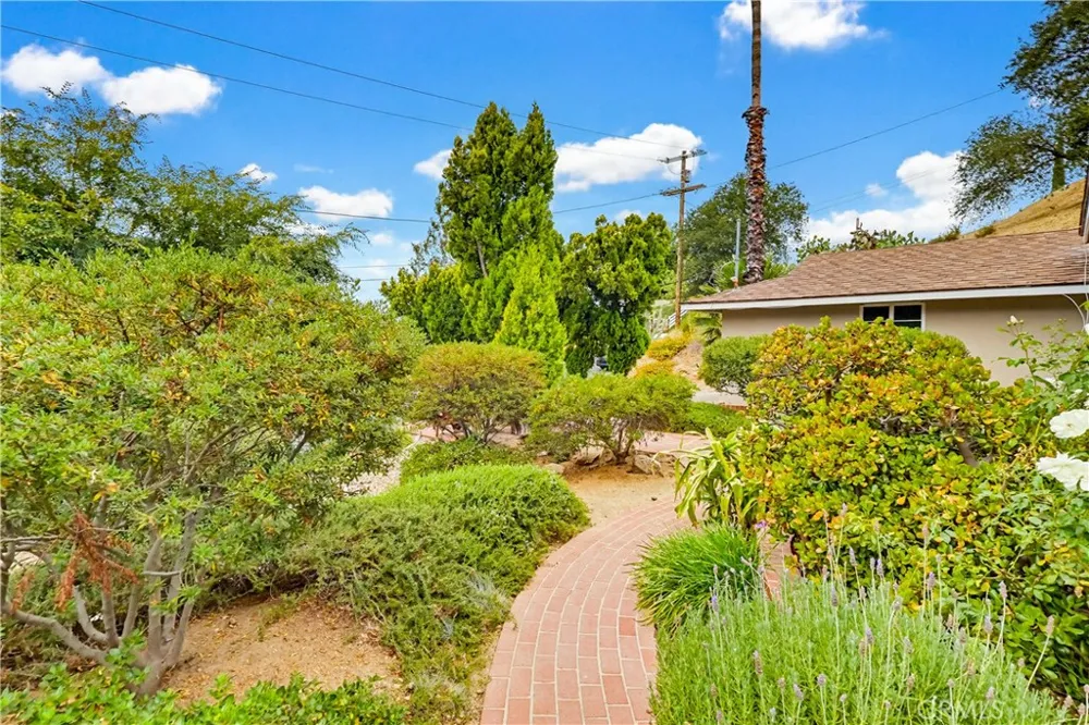 9522 Cedarvale Road Tujunga, CA 91042