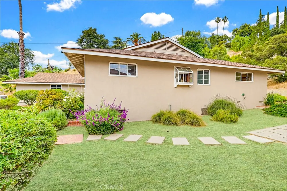9522 Cedarvale Road Tujunga, CA 91042