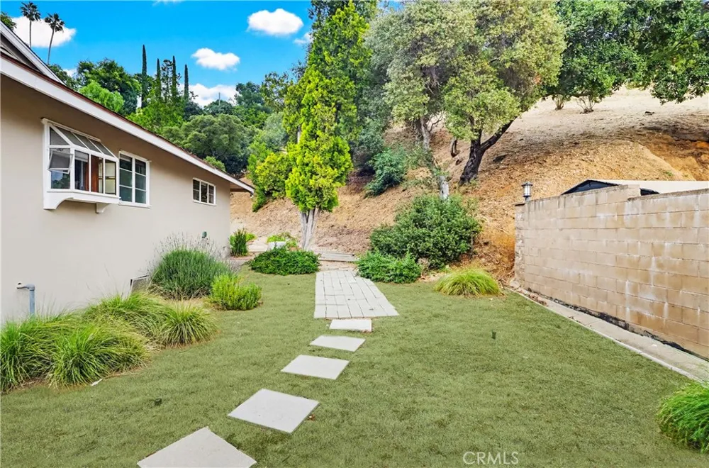 9522 Cedarvale Road Tujunga, CA 91042