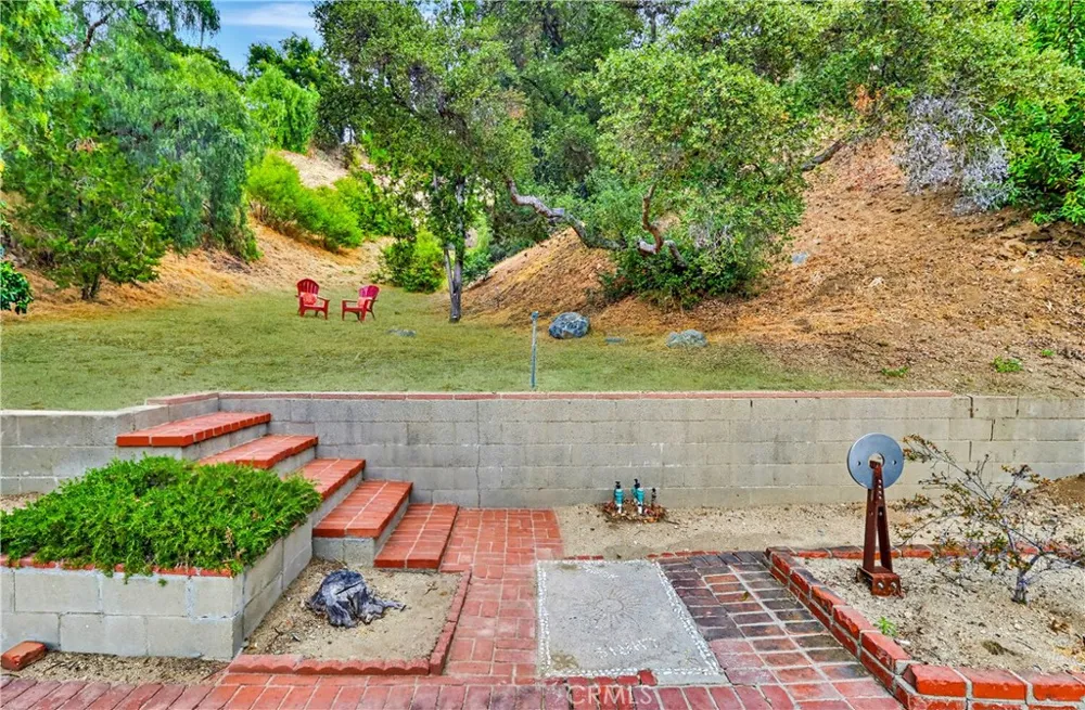 9522 Cedarvale Road Tujunga, CA 91042