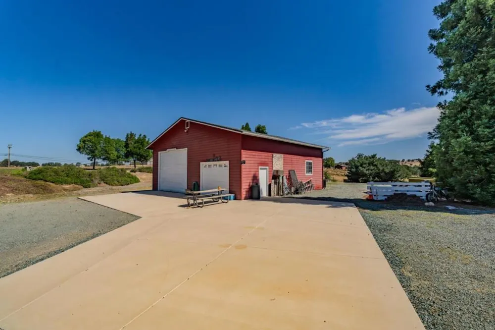 11 Duck Creek Court Valley Springs, CA 95252