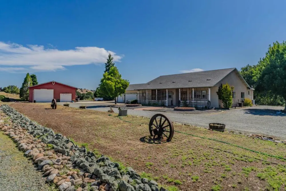 11 Duck Creek Court Valley Springs, CA 95252