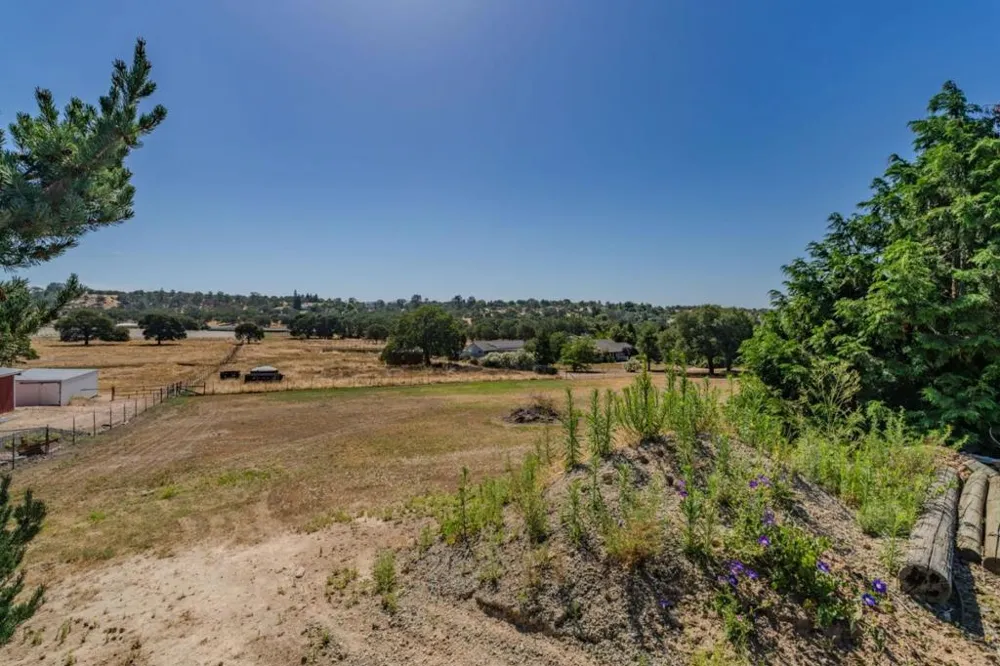 11 Duck Creek Court Valley Springs, CA 95252