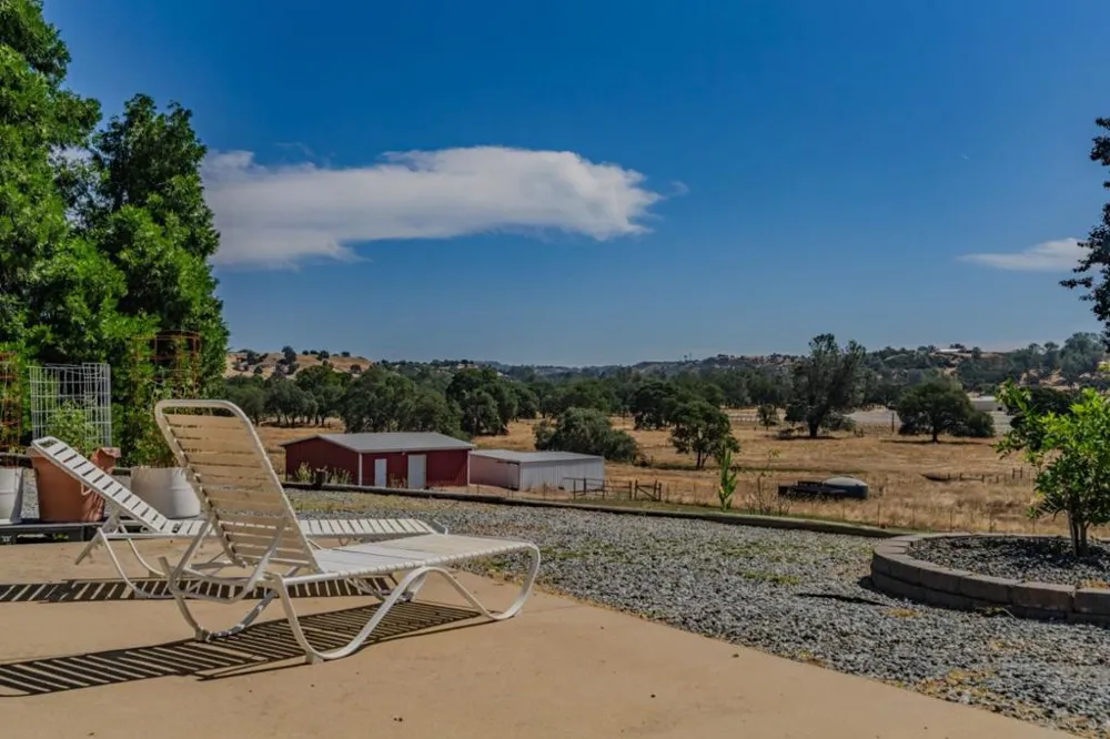 11 Duck Creek Court Valley Springs, CA 95252