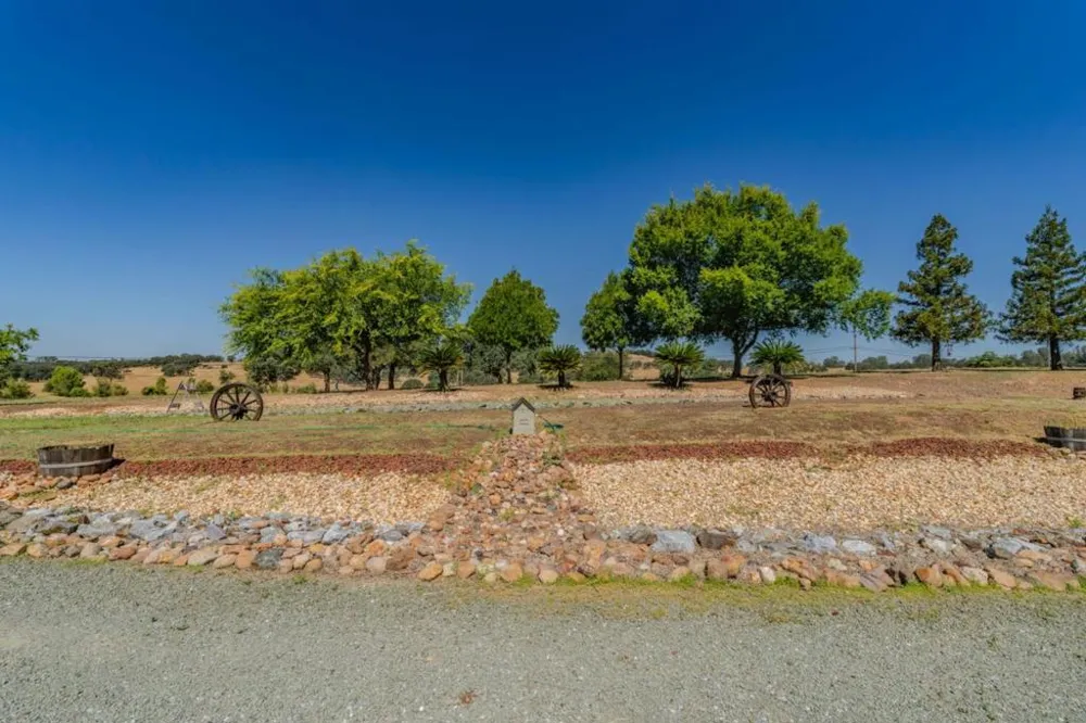 11 Duck Creek Court Valley Springs, CA 95252