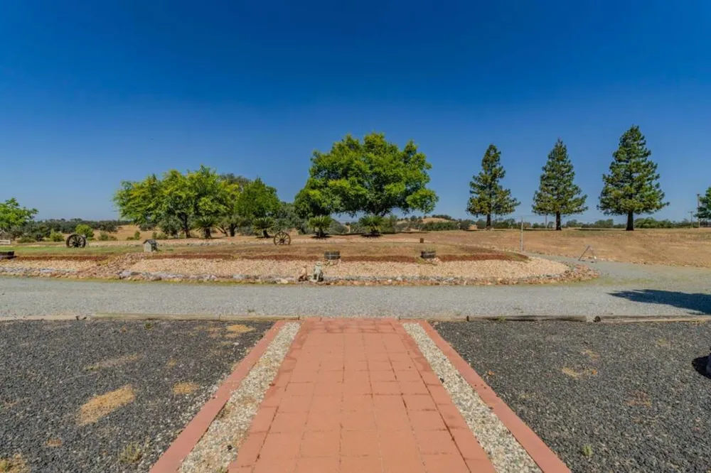 11 Duck Creek Court Valley Springs, CA 95252