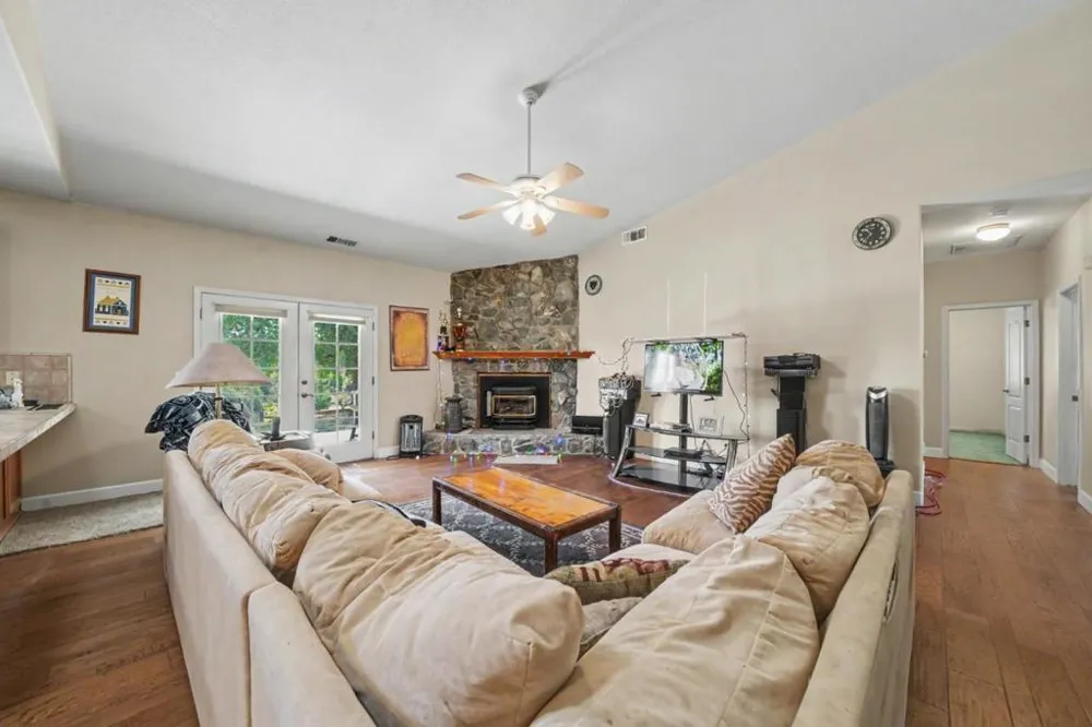 11 Duck Creek Court Valley Springs, CA 95252