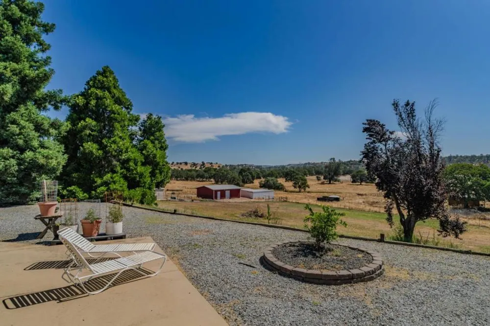 11 Duck Creek Court Valley Springs, CA 95252