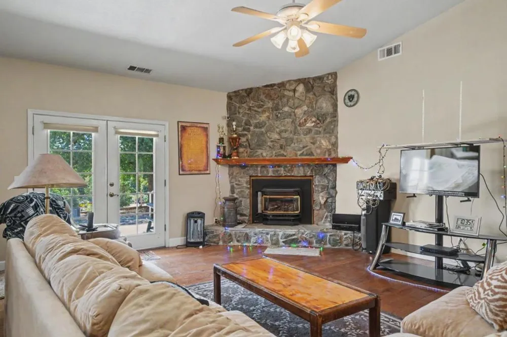 11 Duck Creek Court Valley Springs, CA 95252