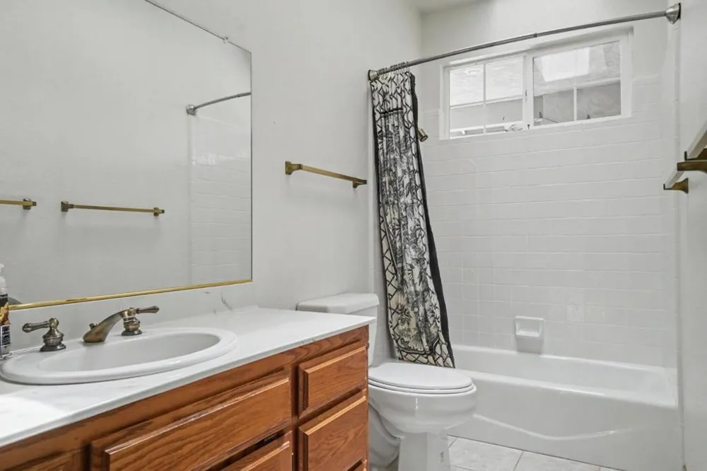 11 Duck Creek Court Valley Springs, CA 95252