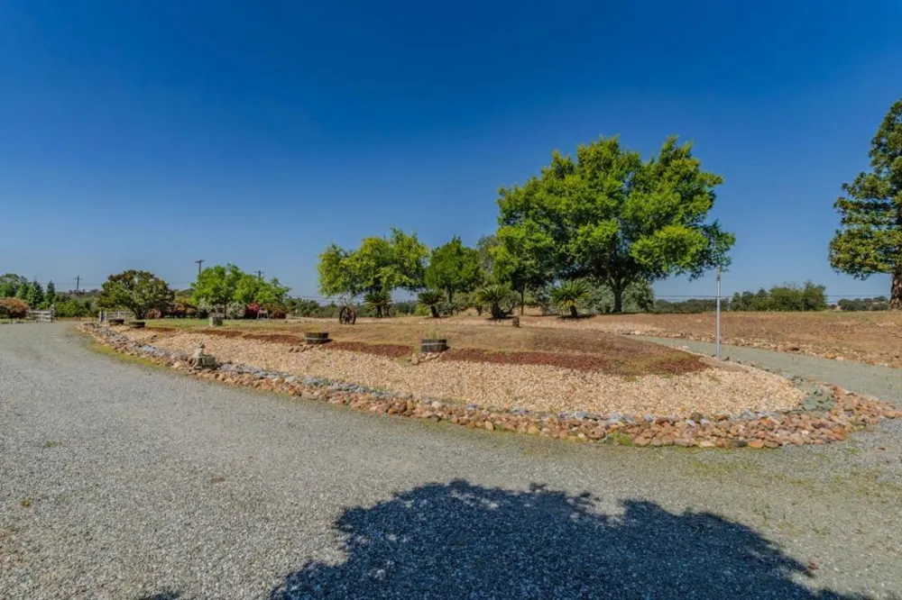 11 Duck Creek Court Valley Springs, CA 95252