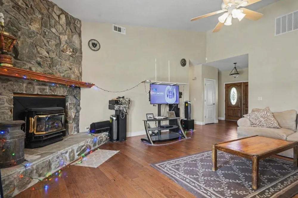 11 Duck Creek Court Valley Springs, CA 95252