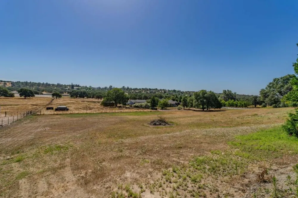 11 Duck Creek Court Valley Springs, CA 95252