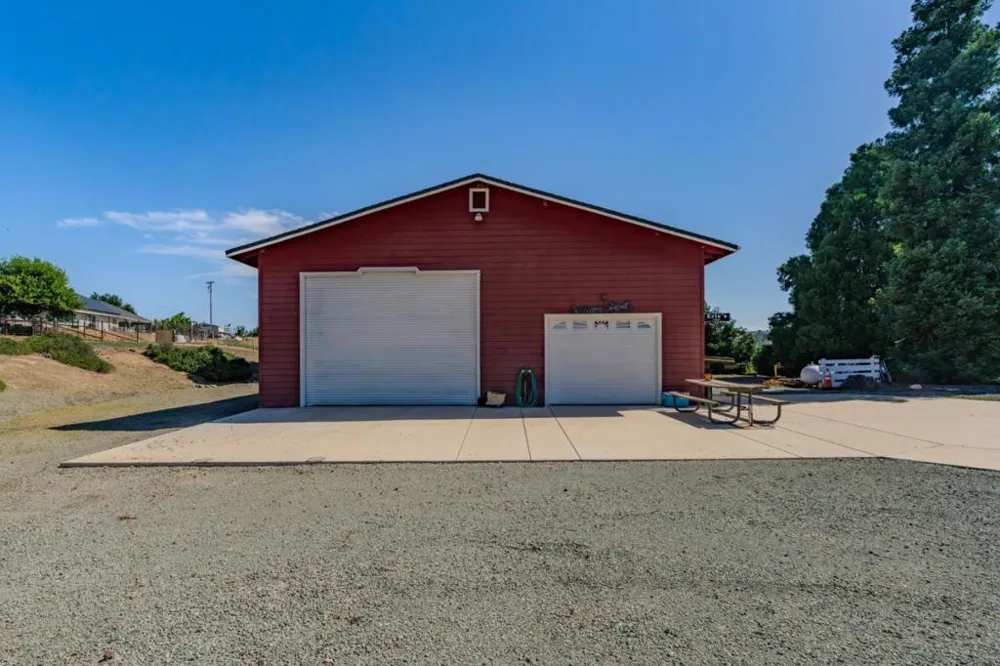 11 Duck Creek Court Valley Springs, CA 95252