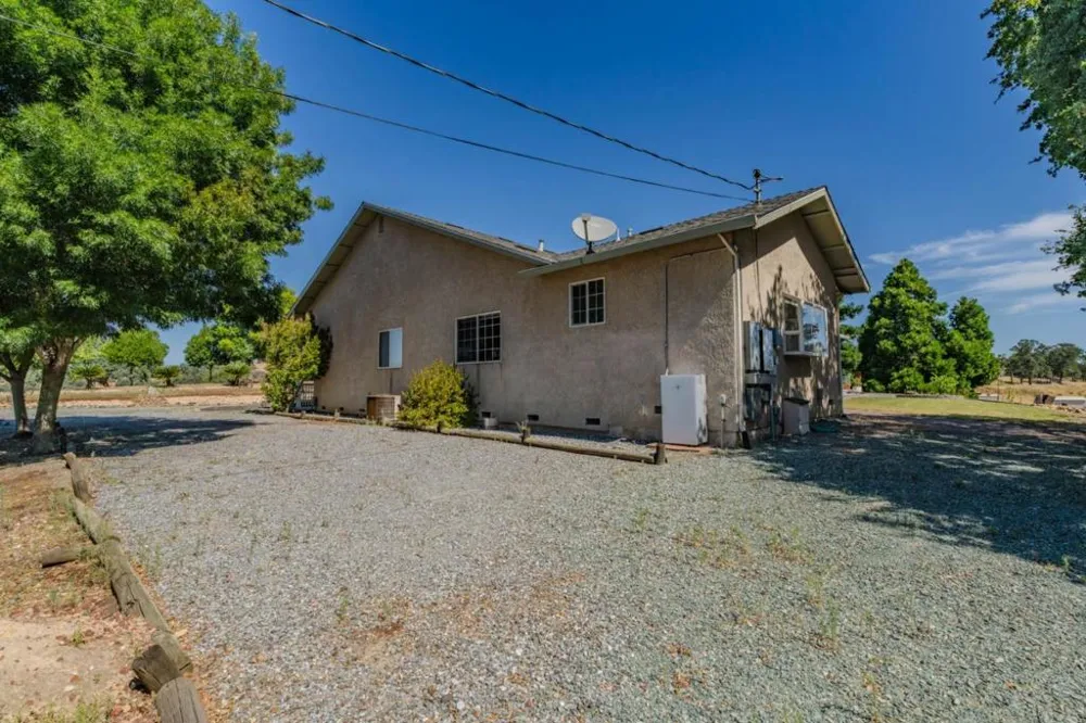 11 Duck Creek Court Valley Springs, CA 95252