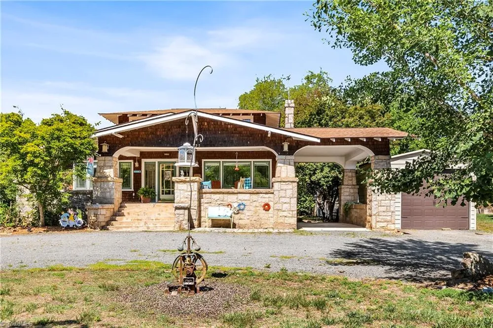 637 Stokesburg Road Walnut Cove, NC 27052
