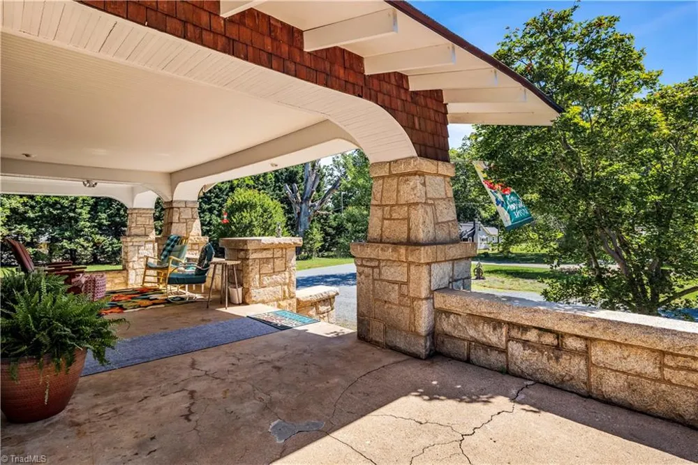 637 Stokesburg Road Walnut Cove, NC 27052