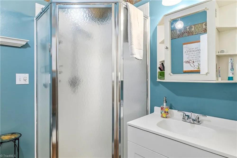 637 Stokesburg Road Walnut Cove, NC 27052