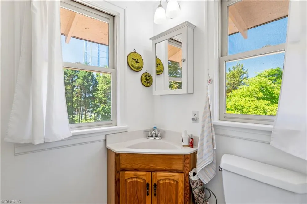 637 Stokesburg Road Walnut Cove, NC 27052