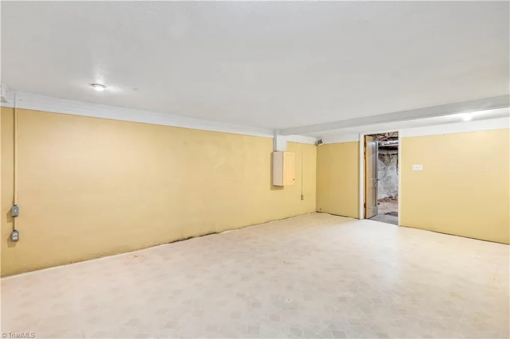 637 Stokesburg Road Walnut Cove, NC 27052