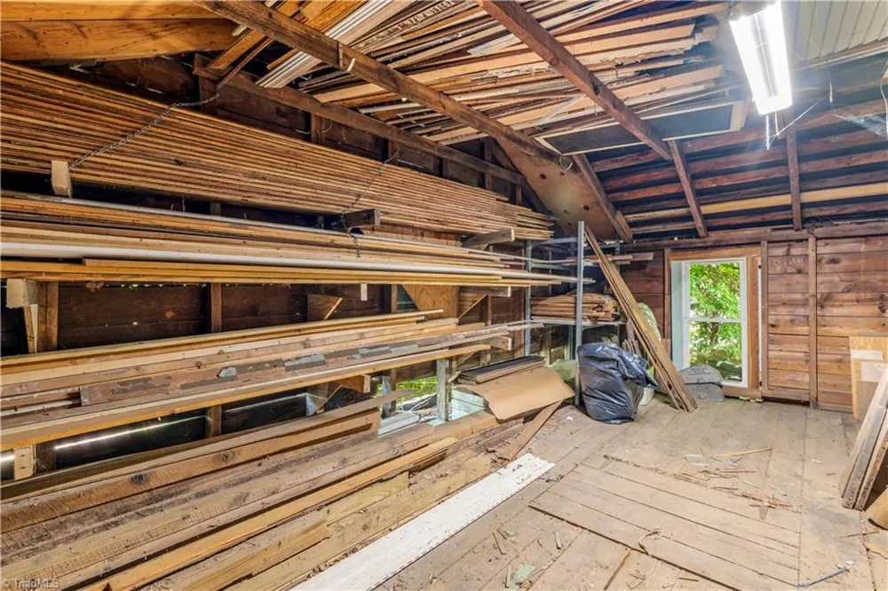 637 Stokesburg Road Walnut Cove, NC 27052