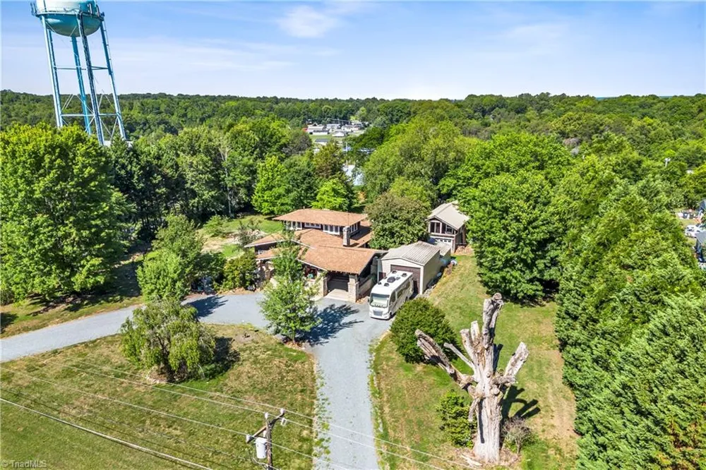 637 Stokesburg Road Walnut Cove, NC 27052
