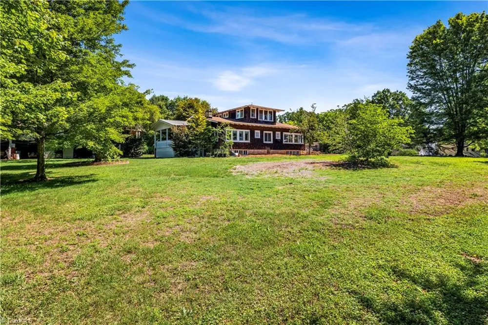 637 Stokesburg Road Walnut Cove, NC 27052
