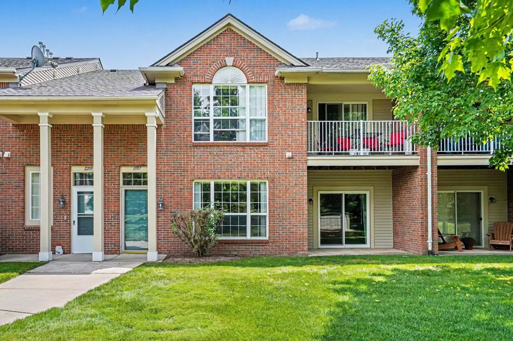 11107 Farmingdale Lane #130 Walled Lake, MI 48390