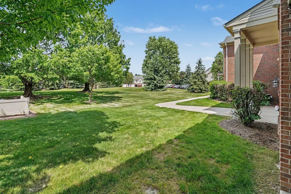 11107 Farmingdale Lane #130 Walled Lake, MI 48390
