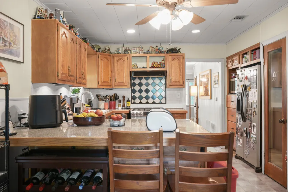 1320 W San Antonio Street Lockhart, TX 78644