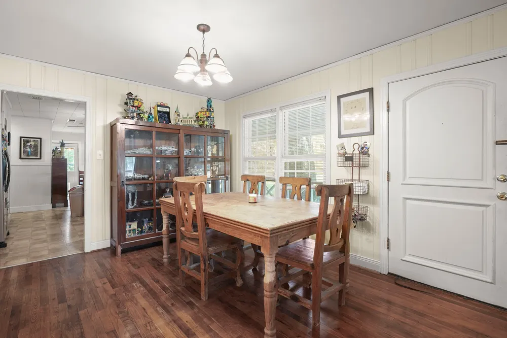 1320 W San Antonio Street Lockhart, TX 78644