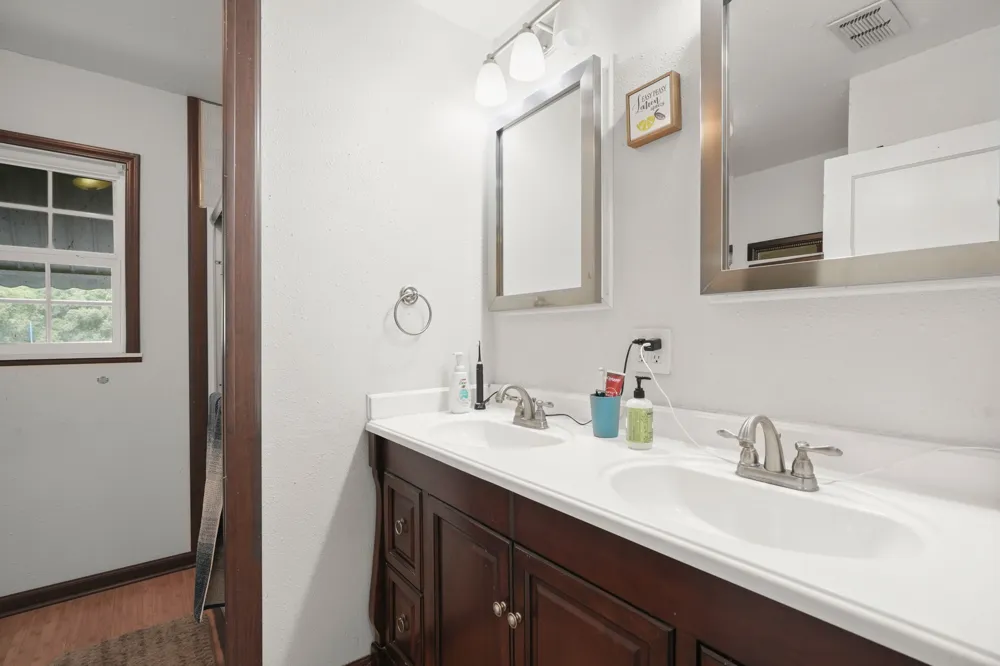 1320 W San Antonio Street Lockhart, TX 78644