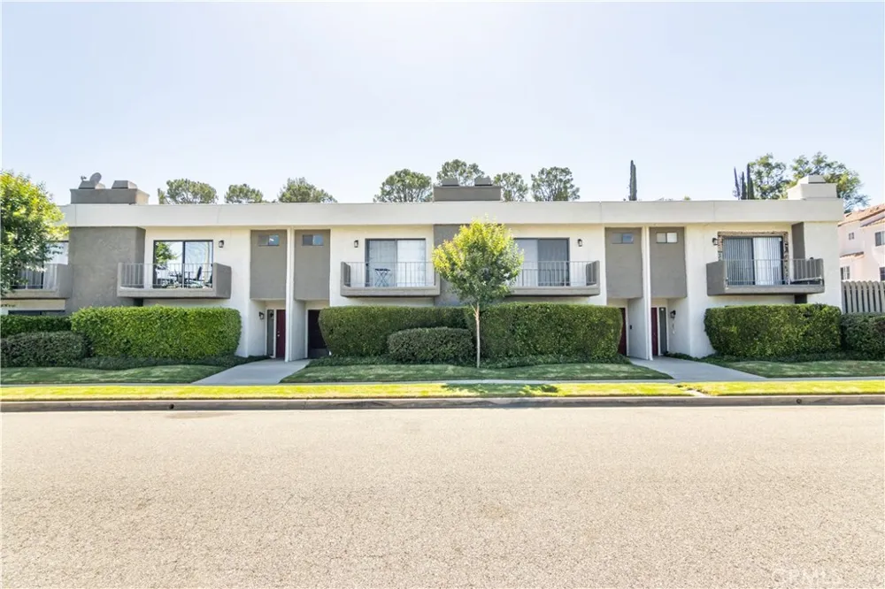 4327 Freedom #5 Calabasas, CA 91302