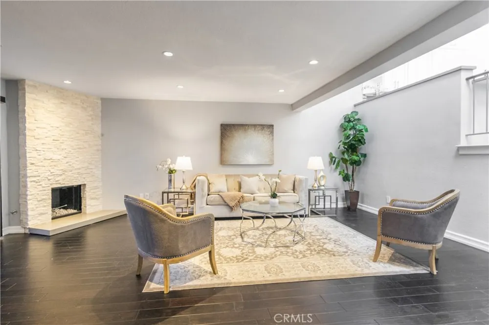 4327 Freedom #5 Calabasas, CA 91302