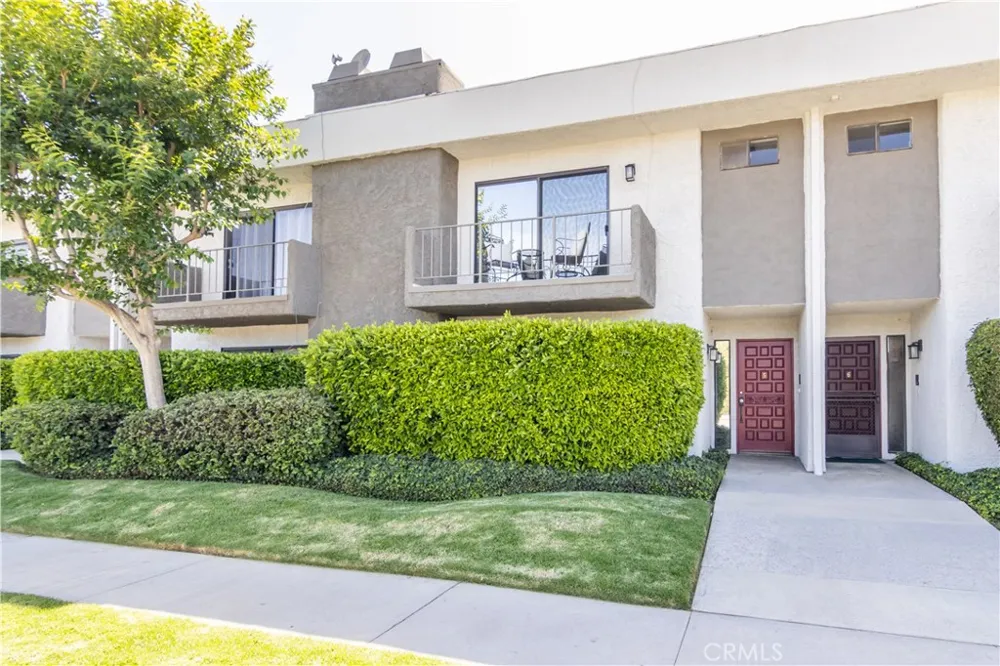 4327 Freedom #5 Calabasas, CA 91302