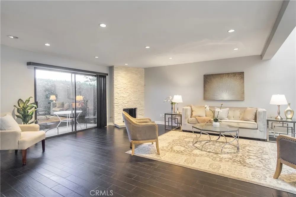 4327 Freedom #5 Calabasas, CA 91302