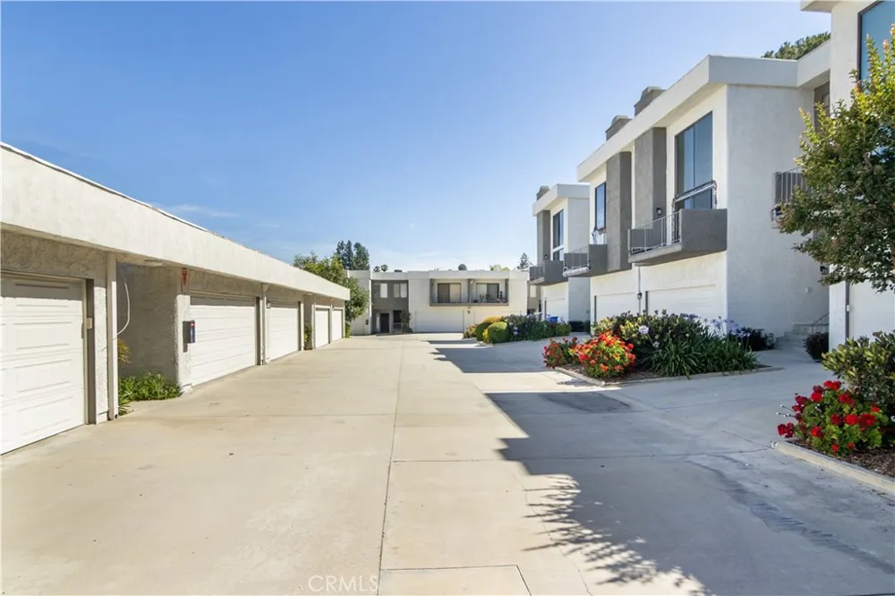 4327 Freedom #5 Calabasas, CA 91302