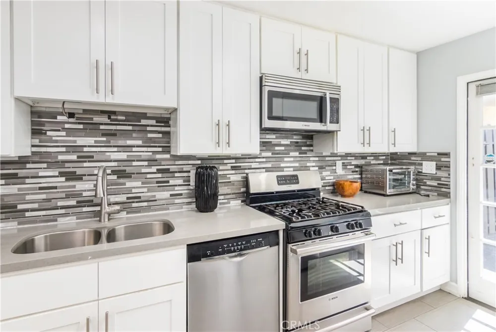 4327 Freedom #5 Calabasas, CA 91302