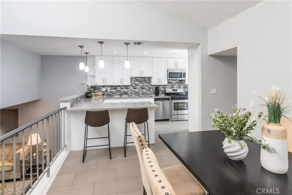 4327 Freedom #5 Calabasas, CA 91302