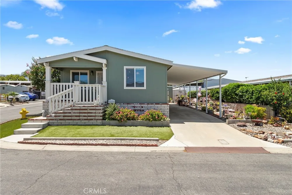1424 Glengrove Corona, CA 92882