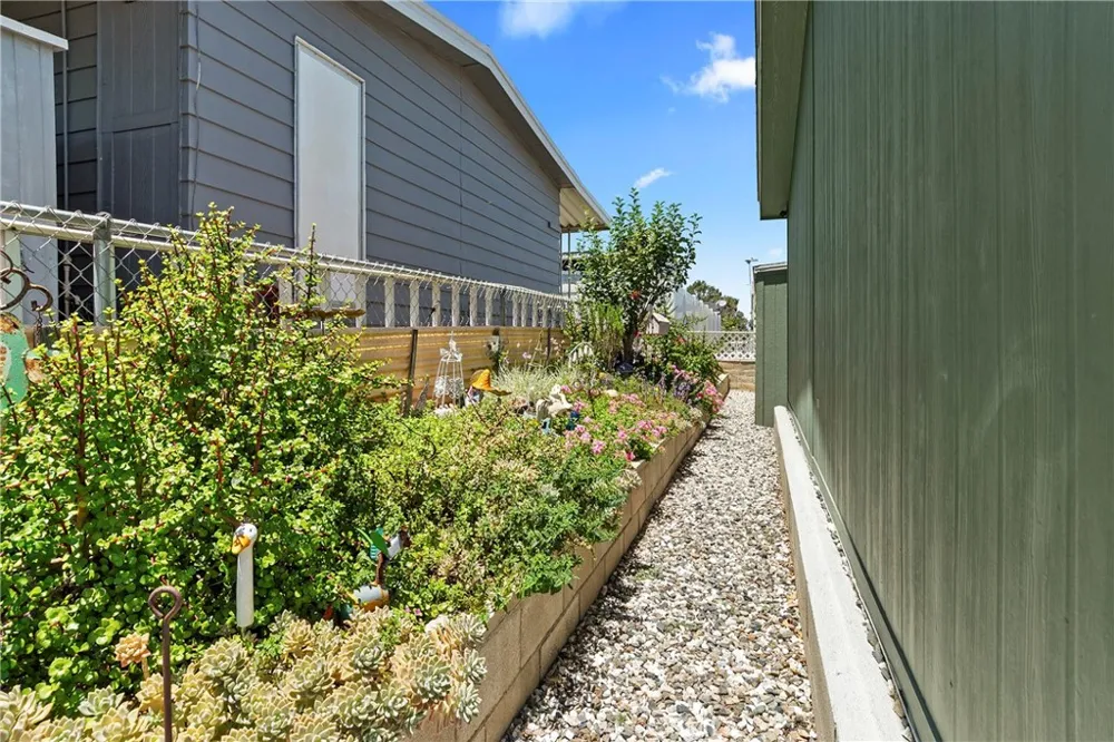 1424 Glengrove Corona, CA 92882